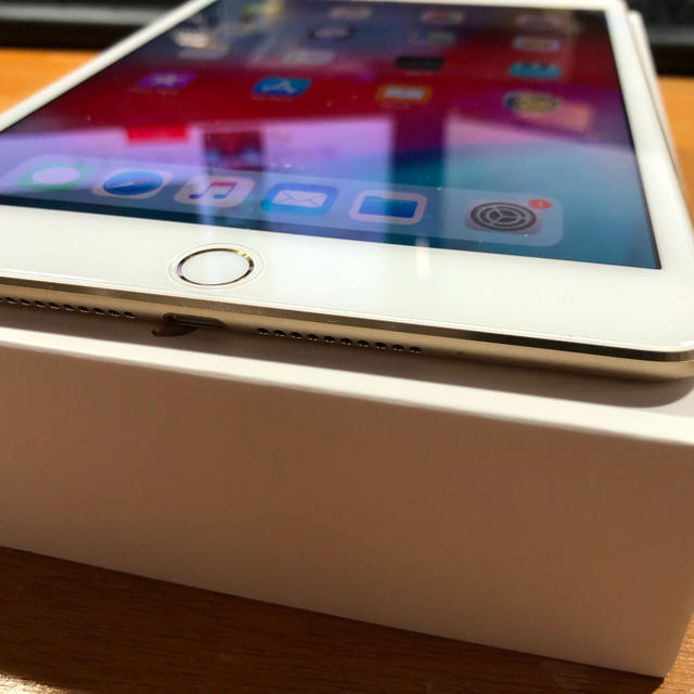 Apple(アップル)の【超美品】iPad mini 4 128GB Cellular ゴールド スマホ/家電/カメラのPC/タブレット(タブレット)の商品写真
