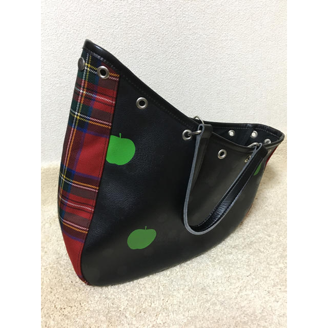 COMME des GARCONS(コムデギャルソン)の美品‼️コムデギャルソン☆バッグ・BEATLES赤チェックリンゴ レディースのバッグ(トートバッグ)の商品写真