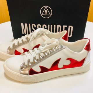 ミスガイデッド(MISSGUIDED)のメタリックデザインスニーカー(スニーカー)