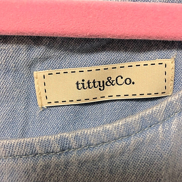 titty&co(ティティアンドコー)の【H様専用】ティティアンドコー  デニム ワンピース レディースのワンピース(ひざ丈ワンピース)の商品写真