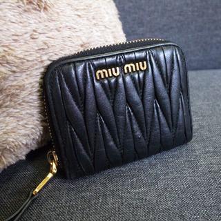 ミュウミュウ(miumiu)の☆正規品☆ミュウミュウ　コインケース　小銭入れ　黒　マテラッセ　バッグ　財布(コインケース)