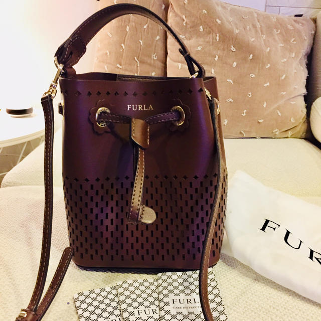 Furla(フルラ)の紗栄子愛用 フルラ パンチング ミニバッグ 2way FURLA ステイシー レディースのバッグ(ショルダーバッグ)の商品写真