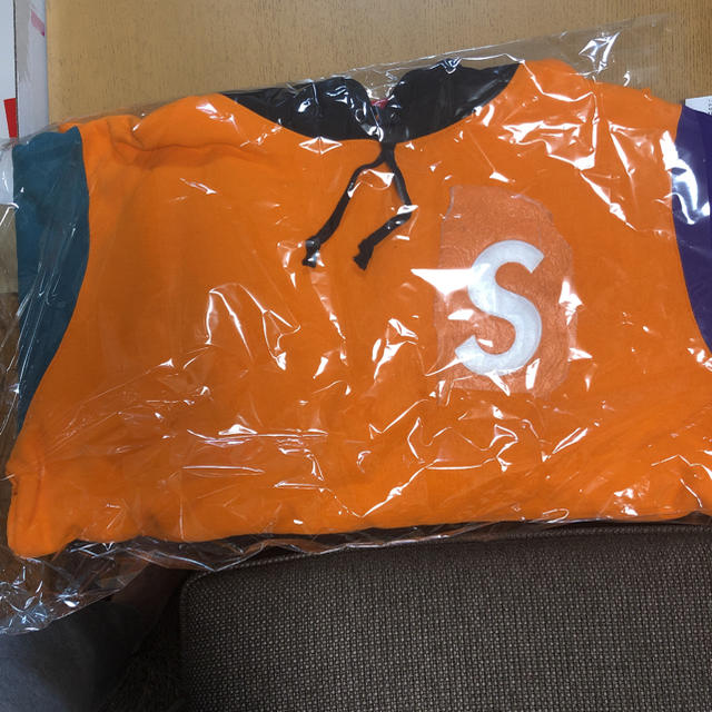 Supreme(シュプリーム)の S Logo Colorblocked Hooded オレンジ XL メンズのトップス(パーカー)の商品写真