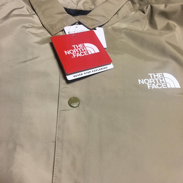 THE NORTH FACE(ザノースフェイス)の【新品】ザノースフェイス コーチジャケット L ベージュ アウトドア サッカー メンズのジャケット/アウター(ブルゾン)の商品写真