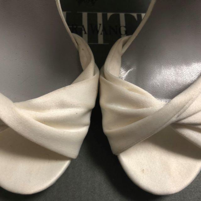 Vera Wang(ヴェラウォン)のWhite by Vera Wang ウエディングシューズ　ＵＳ６ レディースのフォーマル/ドレス(ウェディングドレス)の商品写真