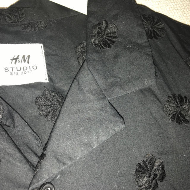 H&M(エイチアンドエム)のH&MのSTUDIOcollection オープンカラー シャツ メンズのトップス(シャツ)の商品写真