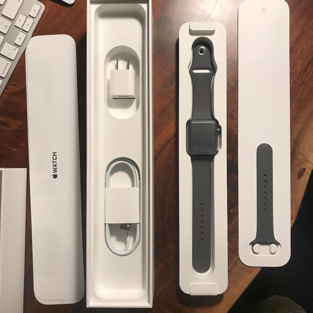 Apple Watch 42mm Series 3 (GPSモデル)