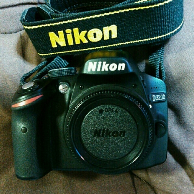 Nikon(ニコン)の【Ofuri様専用】ニコンD3200中古　１８日まで スマホ/家電/カメラのカメラ(デジタル一眼)の商品写真