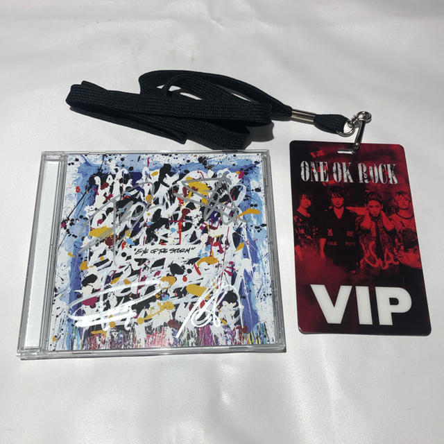 ONE OK ROCK(ワンオクロック)のワンオク EYE OF THE STORM サイン入りCD エンタメ/ホビーのタレントグッズ(ミュージシャン)の商品写真