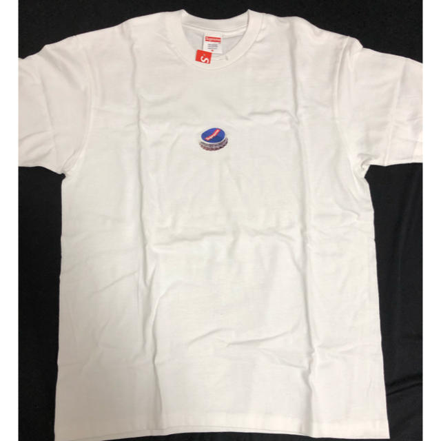 Supreme(シュプリーム)のsupreme bottle cap tee‼️18ss‼️ メンズのトップス(Tシャツ/カットソー(半袖/袖なし))の商品写真