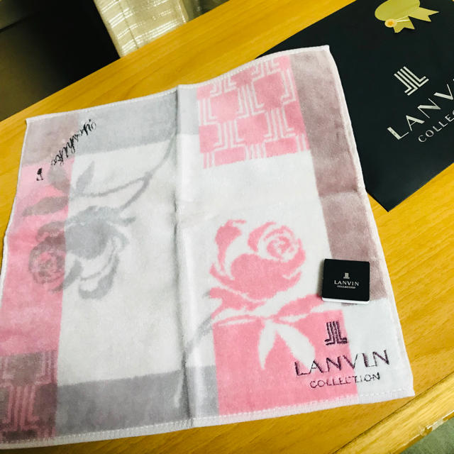 LANVIN(ランバン)のランバン  名前入り ハンカチ　yoshiko 刺繍 その他のその他(オーダーメイド)の商品写真