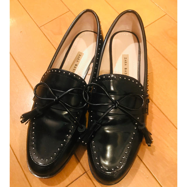 新品 ZARA 39 タッセル付きスタッズローファー