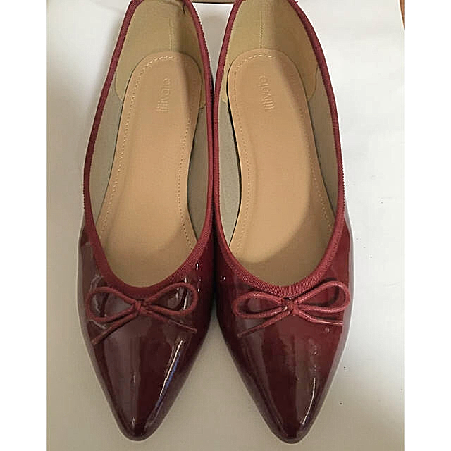 titivate(ティティベイト)の最終価格 フラット　リボン パンプス　赤 ティティベイト レディースの靴/シューズ(ハイヒール/パンプス)の商品写真