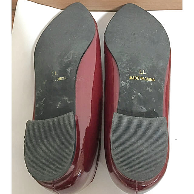 titivate(ティティベイト)の最終価格 フラット　リボン パンプス　赤 ティティベイト レディースの靴/シューズ(ハイヒール/パンプス)の商品写真