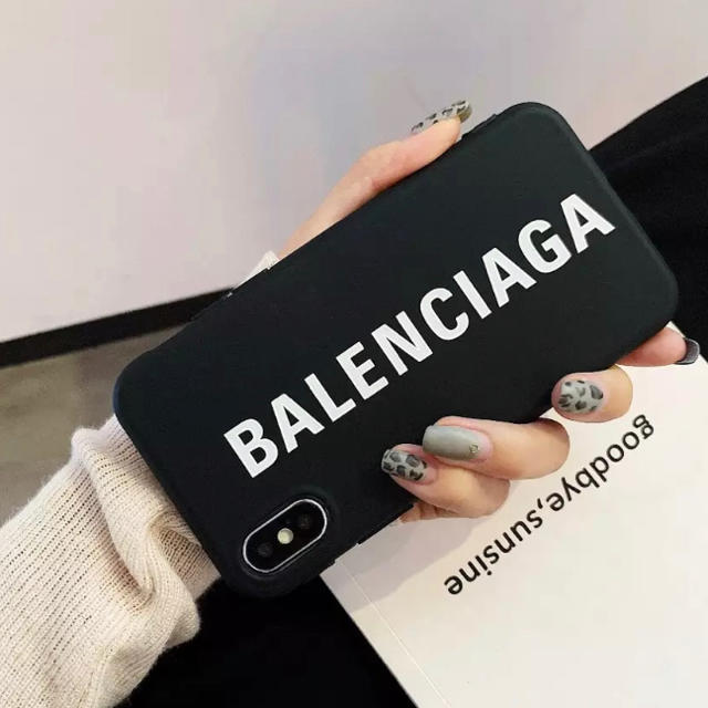 ミュウミュウ iphone8plus ケース 芸能人 - Balenciaga - BALENCIAGAiPhoneケースの通販 by 海外雑貨販売所！！｜バレンシアガならラクマ