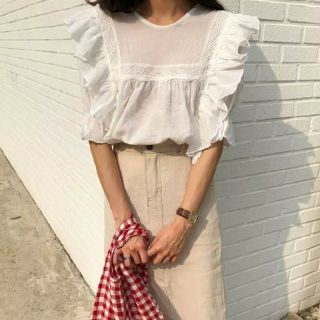 ザラ(ZARA)のフリルブラウス(シャツ/ブラウス(半袖/袖なし))