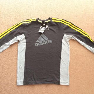 アディダス(adidas)のアディダス新品！値下げ‼️(Tシャツ(長袖/七分))