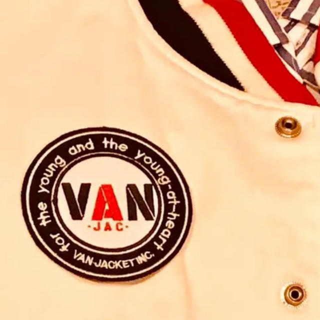 VAN JACKET INC.カーバッジ　オリジナルカラー丸VANデザイン