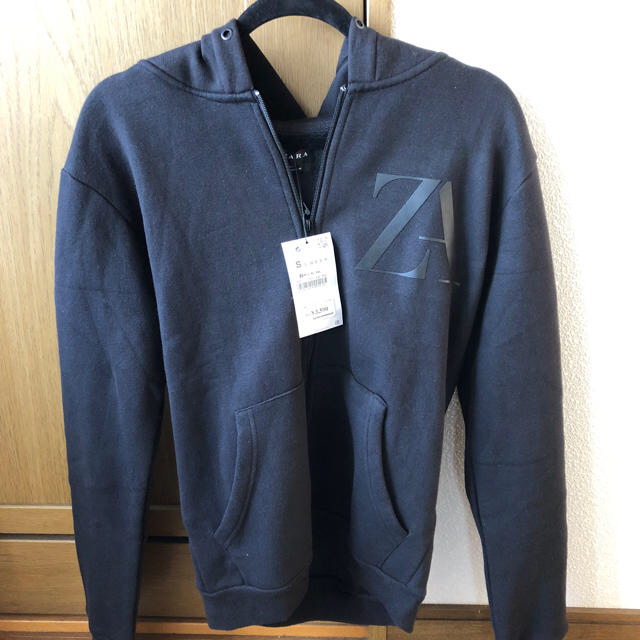 ZARA(ザラ)の【新品タグ付き】ZARA スウェットパーカー メンズのトップス(パーカー)の商品写真