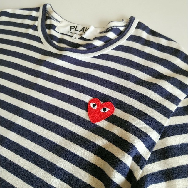 COMME des GARCONS(コムデギャルソン)の☆春物 ❤コムデギャルソン  PLAY 赤ハート刺繍 マリンボーダー 長袖メンズ メンズのトップス(Tシャツ/カットソー(七分/長袖))の商品写真