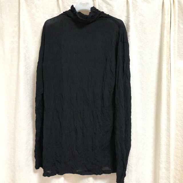 ISSEY MIYAKE(イッセイミヤケ)の美品【ISSEY MIYAKE】シワ加工 ハイネック カットソー レディースのトップス(カットソー(長袖/七分))の商品写真