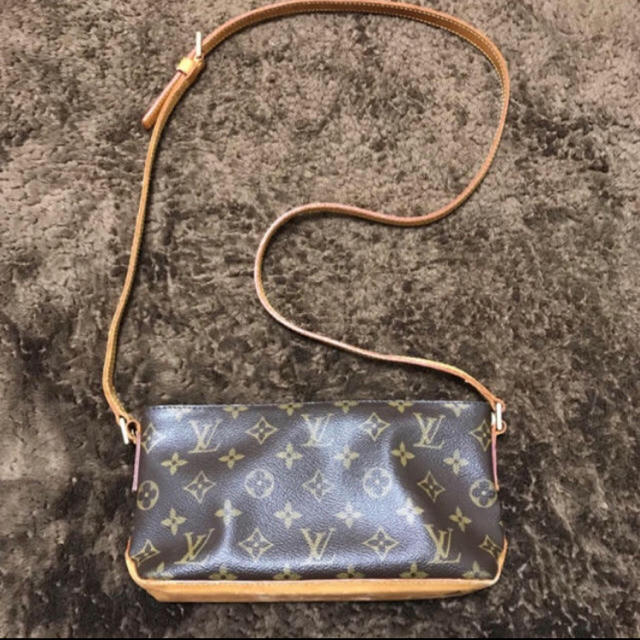 LOUIS VUITTON ショルダーバッグ