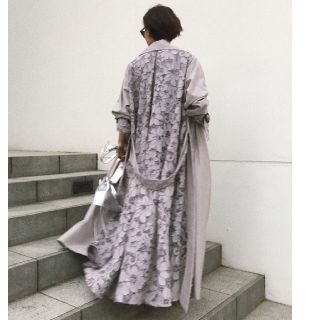 アメリヴィンテージ(Ameri VINTAGE)のパープル！新品未使用 タグつき アメリヴィンテージ BACK LACE COAT(トレンチコート)