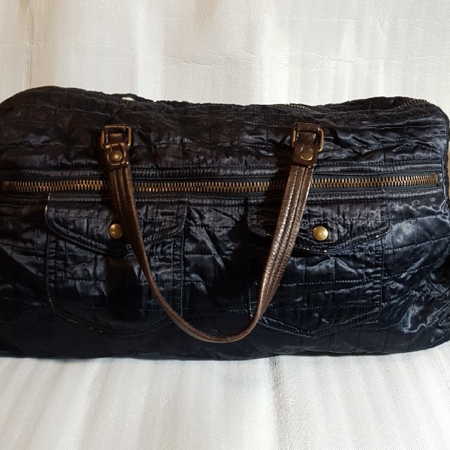 miumiu(ミュウミュウ)のmiumiu　ミュウミュウ　ナイロンキルティングボストンバッグ　ネイビー レディースのバッグ(ボストンバッグ)の商品写真