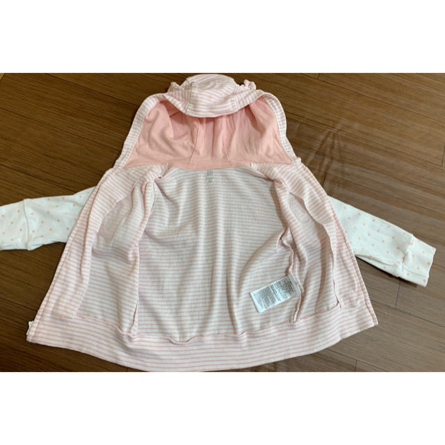 babyGAP(ベビーギャップ)のbaby GAP 薄手パーカー ピンク 80センチ キッズ/ベビー/マタニティのベビー服(~85cm)(その他)の商品写真