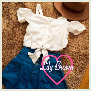 リリーブラウン(Lily Brown)のLilyBrown♡肩あきトップス(シャツ/ブラウス(半袖/袖なし))