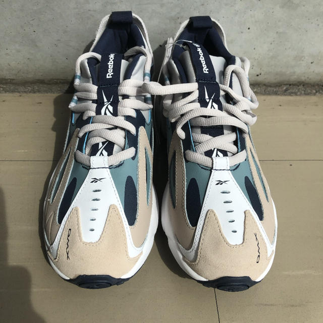 Reebok(リーボック)の新品 Reebok リーボック DMX SERIES 1200 24.5ベージュ レディースの靴/シューズ(スニーカー)の商品写真