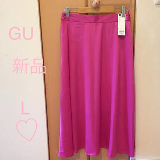 ジーユー(GU)の【新品】GU♡サテン♡フレア ミディ スカート♡ピンク♡L(ひざ丈スカート)