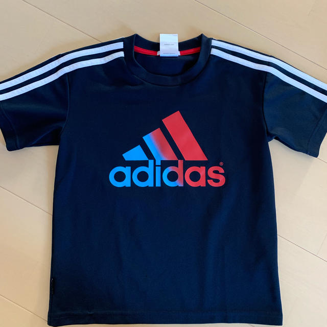 adidas(アディダス)のadidas アディダスTシャツ キッズ/ベビー/マタニティのキッズ服男の子用(90cm~)(Tシャツ/カットソー)の商品写真