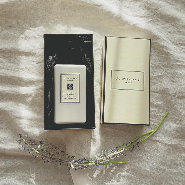 Jo Malone(ジョーマローン)の🇬🇧JoeMaloneブロッサム&ハニー ボディ&ハンドクリーム🇬🇧 コスメ/美容のボディケア(ボディクリーム)の商品写真