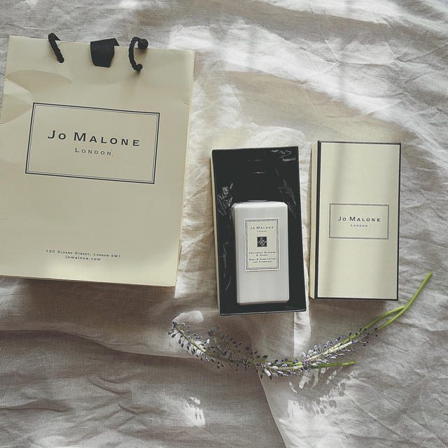 Jo Malone(ジョーマローン)の🇬🇧JoeMaloneブロッサム&ハニー ボディ&ハンドクリーム🇬🇧 コスメ/美容のボディケア(ボディクリーム)の商品写真