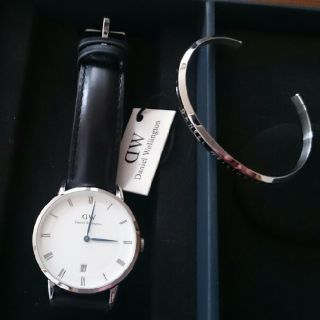 ダニエルウェリントン(Daniel Wellington)の昨年購入☆ダニエル・ウェリントン 32㎜　シルバー バングルつき　(腕時計)