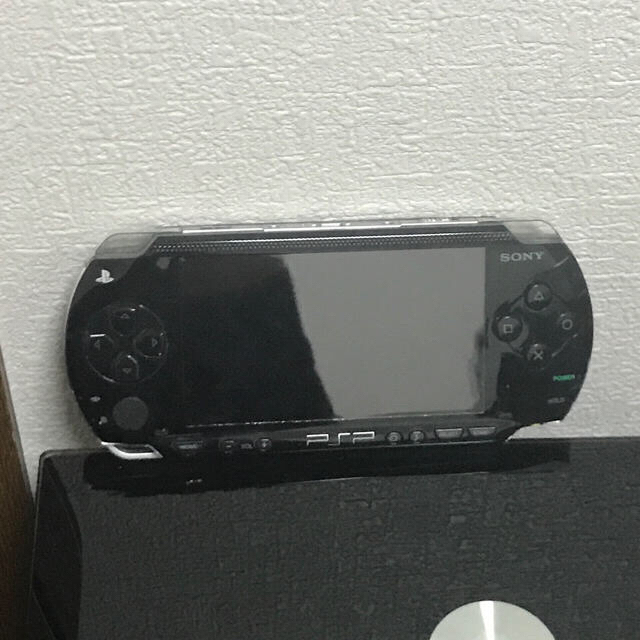 PlayStation Portable(プレイステーションポータブル)の在庫処分!! PSP 美品 本体 黒色 エンタメ/ホビーのゲームソフト/ゲーム機本体(携帯用ゲーム機本体)の商品写真