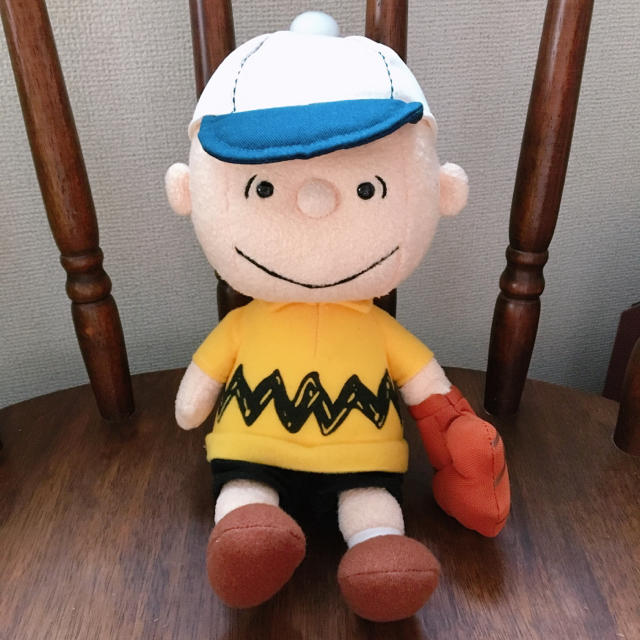 PEANUTS(ピーナッツ)のスヌーピーミュージアム限定チャーリーブラウンぬいぐるみ☆ エンタメ/ホビーのおもちゃ/ぬいぐるみ(ぬいぐるみ)の商品写真