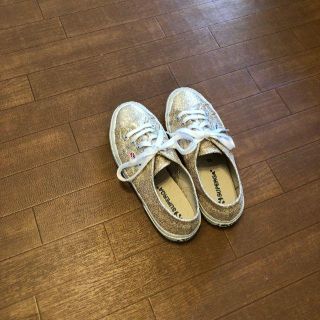 スペルガ(SUPERGA)のSUPERGA (スペルガ）ゴールドスニーカー(スニーカー)