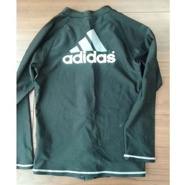 adidas(アディダス)のアディダス　ラッシュガード　140 キッズ/ベビー/マタニティのキッズ服男の子用(90cm~)(水着)の商品写真