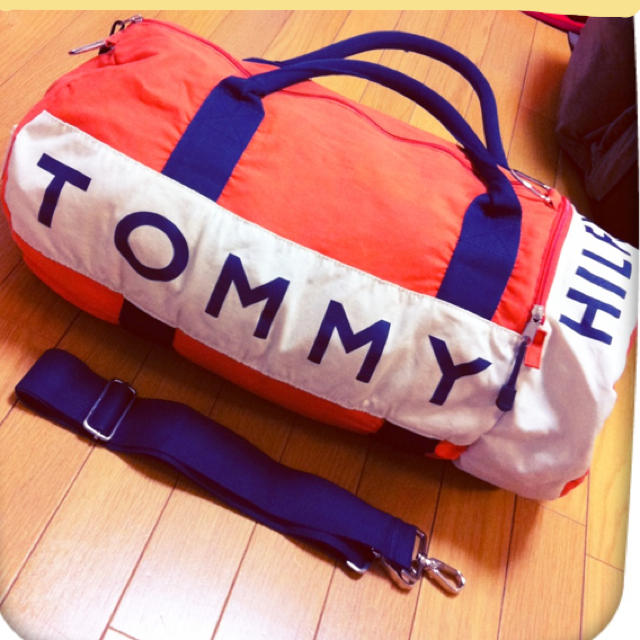 TOMMY HILFIGER(トミーヒルフィガー)のTOMMY HILFIGER★送料込！ レディースのバッグ(ボストンバッグ)の商品写真