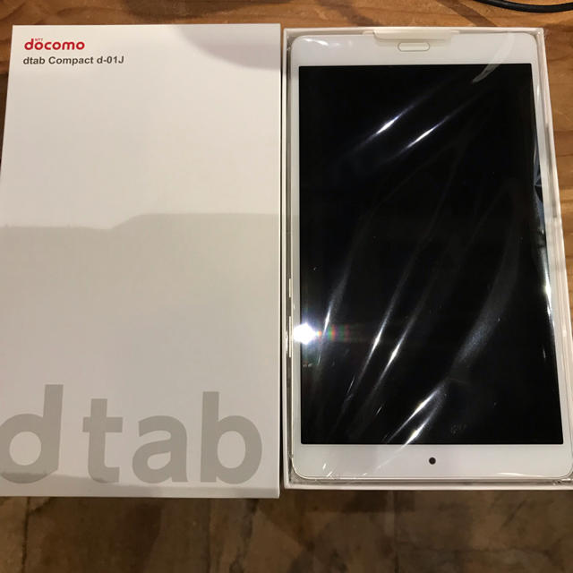 ドコモタブレット d-01Jゴールドタブレット