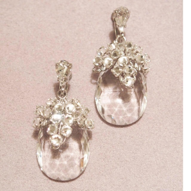 Vera Wang(ヴェラウォン)のElizabeth Bower Dew Drop イヤリング   レディースのアクセサリー(イヤリング)の商品写真