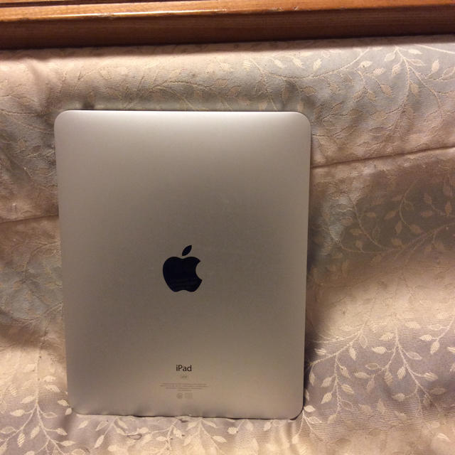 iPad(アイパッド)の初代 iPad A1219 32gb 綺麗です。 スマホ/家電/カメラのPC/タブレット(タブレット)の商品写真