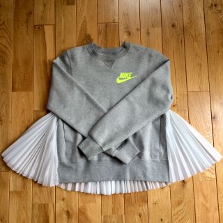 サカイ(sacai)のナイキ × サカイ バックプリーツ フレア テックフリース(トレーナー/スウェット)