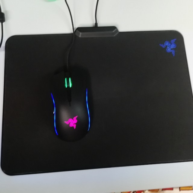 LAZER(レイザー)のRAZER Black windw chroma V2  緑軸 スマホ/家電/カメラのPC/タブレット(PC周辺機器)の商品写真