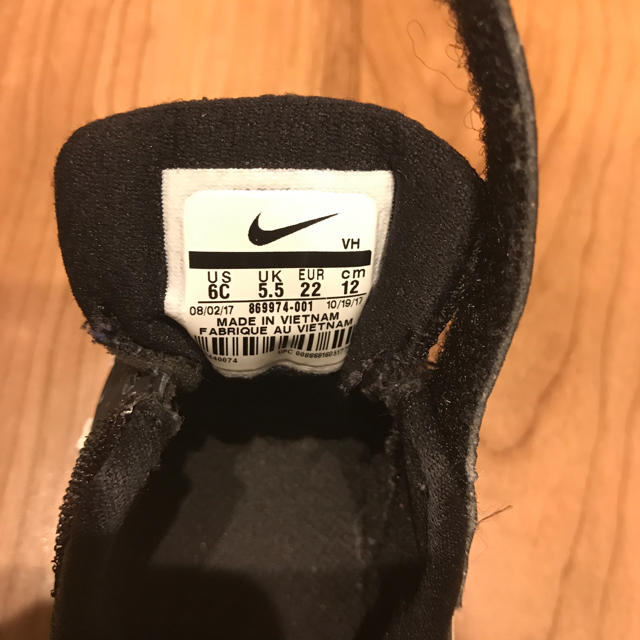 NIKE(ナイキ)のナイキ スニーカー 黒 キッズ/ベビー/マタニティのベビー靴/シューズ(~14cm)(スニーカー)の商品写真