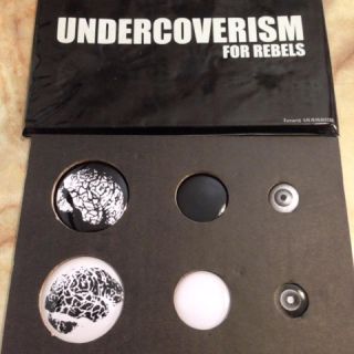 アンダーカバー(UNDERCOVER)のアンダーカバーの缶バッジ6個セット(バッジ/ピンバッジ)