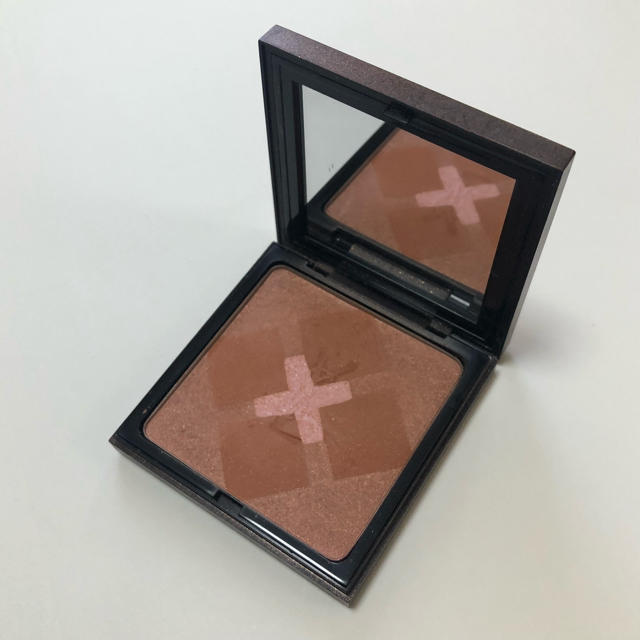 Yves Saint Laurent Beaute(イヴサンローランボーテ)のYSL ブロンザー コスメ/美容のベースメイク/化粧品(フェイスパウダー)の商品写真