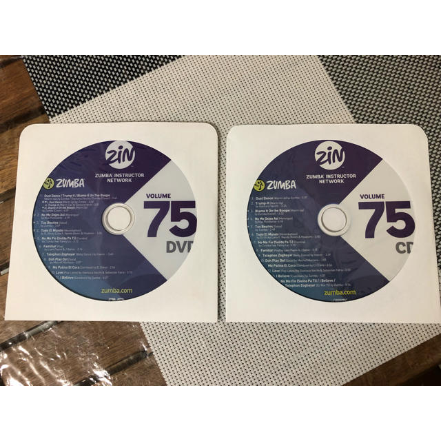 Zumba(ズンバ)の【セット】ZUMBA ZIN Vol.75 DVD & CD  エンタメ/ホビーのDVD/ブルーレイ(スポーツ/フィットネス)の商品写真